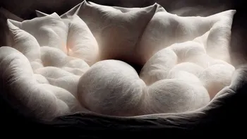 umbilical pillow world plush luminescent white-shear